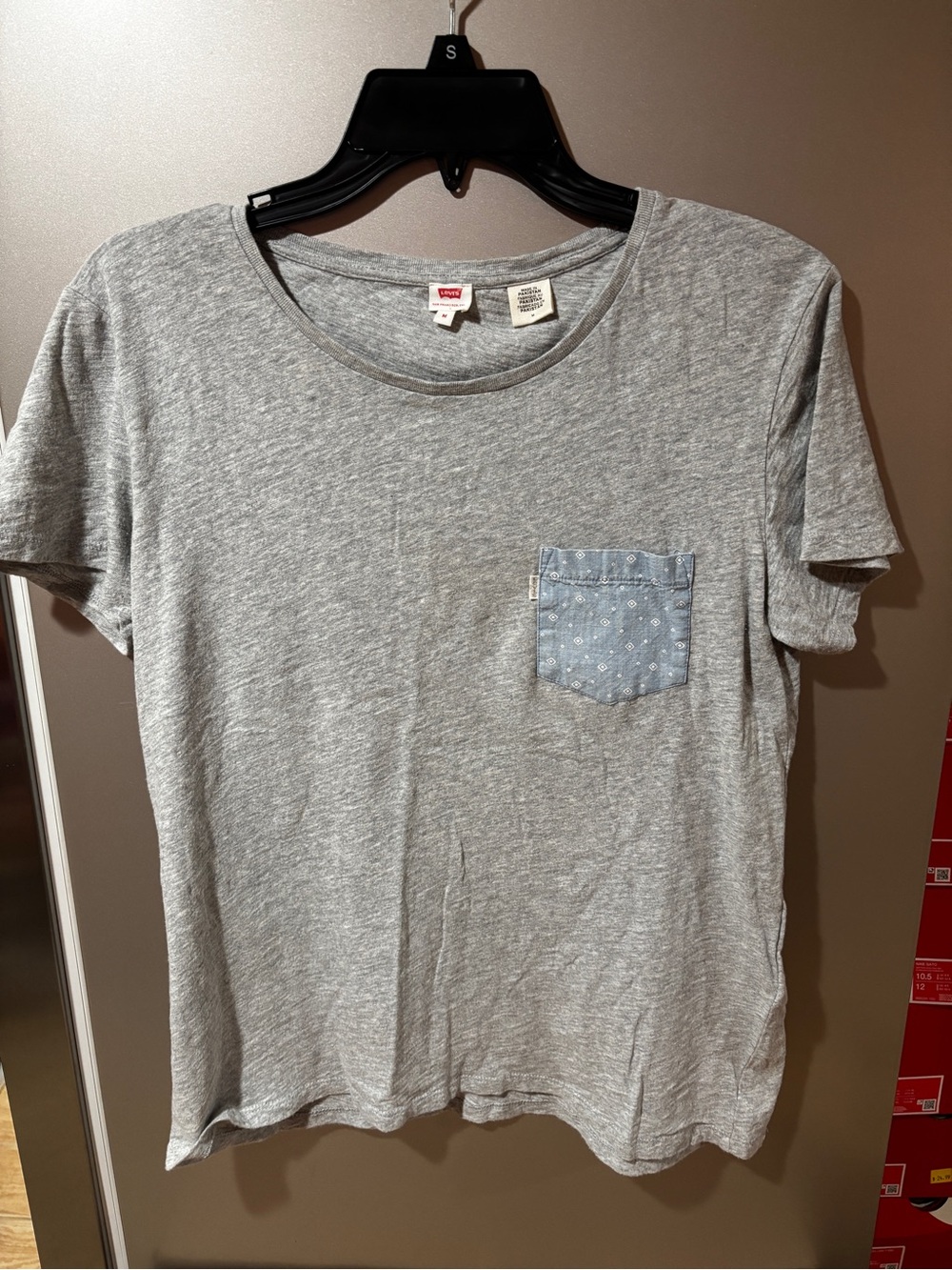 Size M- Levi's Women's Short Sleeve Boat Neck Blue Chest Pocket Gray T-Shirt